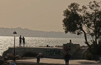 Βίντεο: Αυξημένες συγκεντρώσεις σκόνης στην ατμόσφαιρα - Πλάνα από Λυκαβηττό, Φάληρο