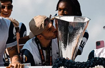 Europa League: Η Τότεναμ παρέλασε στους δρόμους του βόρειου Λονδίνου κι αποθεώθηκε