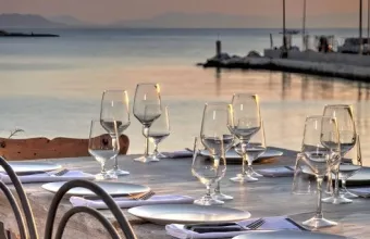 Για καφέ, ποτό, φαγητό στην Αθηναϊκή Ριβιέρα