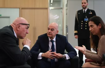 Δένδιας