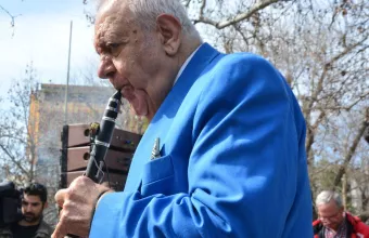 Πετρολούκας Χαλκιάς με κλαρίνο σε εκδήλωση Πετρολούκας Χαλκιάς πορτραίτο