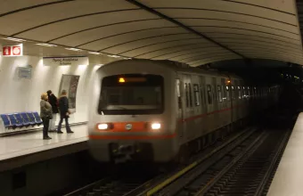 Μετρό Σύνταγμα άντρας έπεσε στις γραμμές