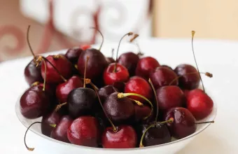 Πώς να βγάλεις τα κουκούτσια από τα κεράσια