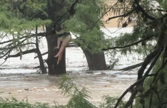 Τουλάχιστον 24 νεκροί εξαιτίας των πλημμυρών στο Τέξας – Αγνοούνται 20 κορίτσια από θερινή κατασκήνωση 