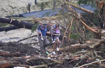 Τέξας: Πατέρας πέθανε προσπαθώντας να σώσει την οικογένειά του από τις πλημμύρες