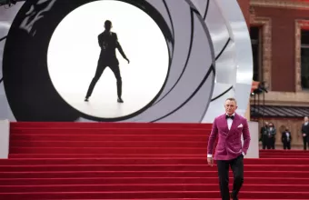 James Bond νέος σεναριογράφος James Bond νέος σεναριογράφος
