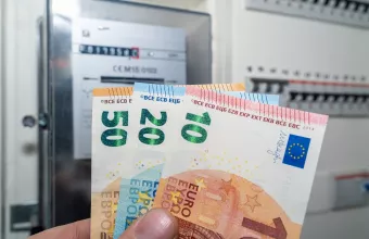 Μετρητής ρεύματος και ευρώ