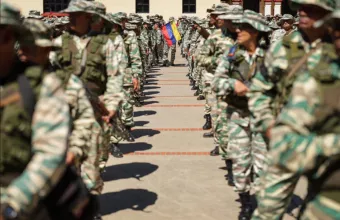 Η Βενεζουέλα στέλνει ενισχύσεις στα σύνορά της με την Κολομβία