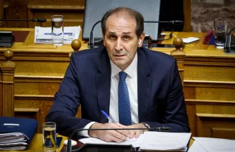 Απόστολος Βεσυρόπουλος