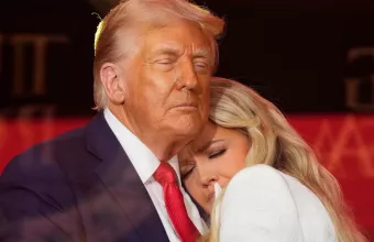 Τραμπ στο μνημόσυνο του Κερκ: «Ο Τσάρλι είναι μάρτυρας της αμερικανικής ελευθερίας»