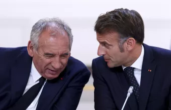 Μπαϊρού και Μακρόν