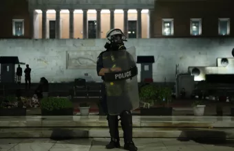 ΥΠΕΘΑ: Προχωράμε στην ανάθεση της καθαριότητας του Άγνωστου Στρατιώτη σε τρίτο