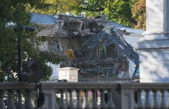 Ο Τραμπ κατεδαφίζει τμήμα του Λευκού Οίκου για να οικοδομηθεί αίθουσα χοροεσπερίδων