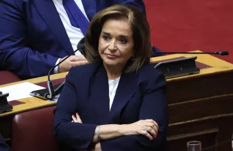 Ντόρα Μπακογιάννη στη Βουλή