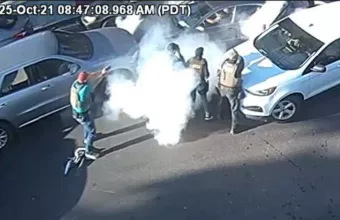 Αστυνομικός της ICE στο Λος Άντζελες άνοιξε πυρ κατά μετανάστη - «Έριξε το όχημά του πάνω σε αστυνομικό όχημα»