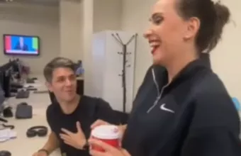 Weekend Live: Η Μάρτζυ Λαζάρου εύχεται χρόνια πολλά στον Δημήτρη Πανόπουλο