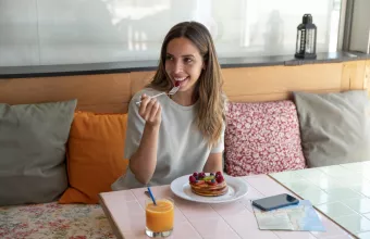 Τι ώρα τρως πρωινό