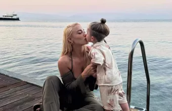 Τούνη ροζ σαλόνι