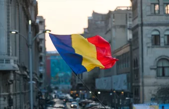Σημαία Ρουμανίας κυματίζει