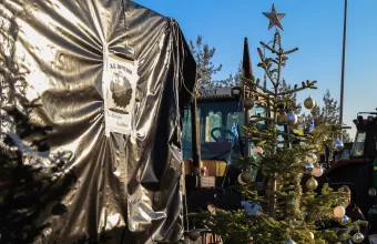 Στα μπλόκα για τρίτη εβδομάδα: Κλειστοί δρόμοι και κλιμάκωση των κινητοποιήσεων