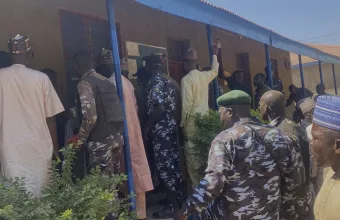 Νιγηριανοί στρατιώτες σχολείο