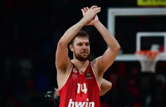 Σάσα Βεζένκοφ