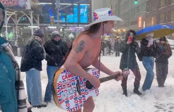 γυμνος καουμπόυ