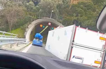 Δίπλωσε νταλίκα