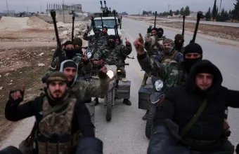 Σύροι μαχητές σε όχημα