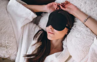 Ύπνος με δεμένα μάτια