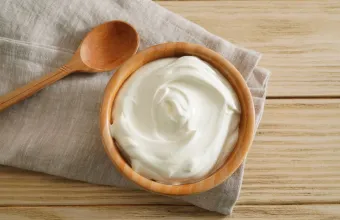 Γιαούρτι: Από πού προέρχεται η λέξη και πώς λέγεται στα ελληνικά;