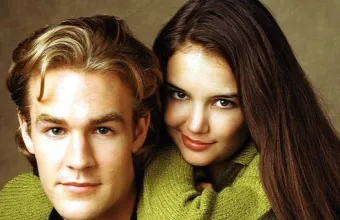 Κέιτι Χολμς-Τζέιμς Βαν Ντερ Μπικ