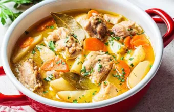 Ελαφριά κοτόσουπα χωρίς αυγολέμονο