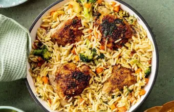 Τι να μαγειρέψω σήμερα Τρίτη; Κοτόπουλο με κριθαράκι, καρότο και μπρόκολο στο φούρνο - Το μενού της εβδομάδας (23/2 – 1/3)