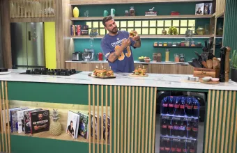 Άκης Πετρετζίκης