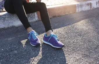 trendy χρώμα sneakers