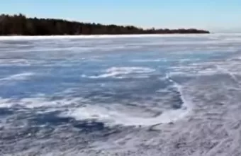 Πολωνία: Εντυπωσιακές εικόνες από τον παγωμένο ποταμό Βιστούλα