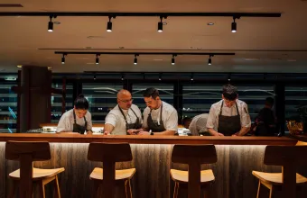 Amphibian: Πώς είναι να τρως στο πιο πολυσυζητημένο εστιατόριο της Αθήνας;