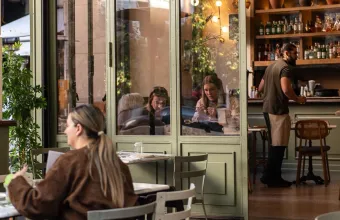 Πάμε πλατεία Αγίων Θεοδώρων; 15 στέκια γύρω από την πλατεία που αγαπάμε