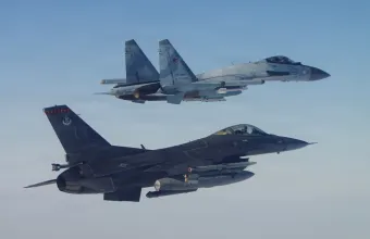 F16