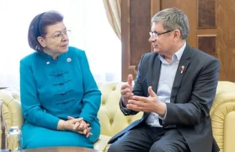 Μενδώνη