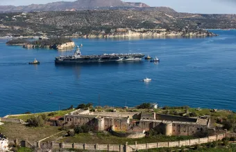 Συνελήφθη Πολωνός, ύποπτος για κατασκοπεία στη Σούδα