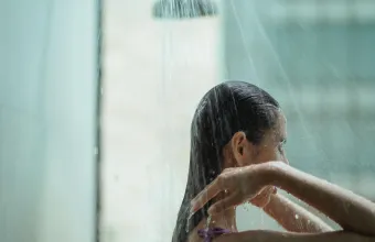 Ντους και χρώμα μαλλιών