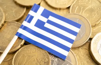 Ελληνική σημαία και κέρματα