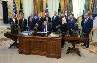 Τραμπ Οβάλ Γραφείο