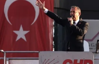 Τουρκία: Ο Εζέλ ξεσπά για τους «αποστάτες» που στράφηκαν στο κόμμα του Ερντογάν - «Προδότες και πουλημένοι»