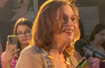 Χαρούλα Αλεξίου: Η συγκίνηση στη θήβα, η τραγουδίστρια... κόρη της και το γλέντι μετά