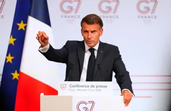 Ο Μακρόν καλεί τα κόμματα της Γαλλίας για να συζητήσουν για τις κρίσεις σε Μέση Ανατολή και Ουκρανία
