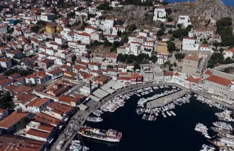 Η Ύδρα σε απόγνωση με στεγαστικό