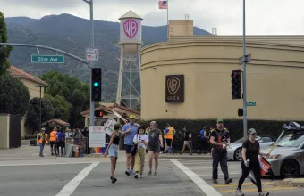 Warner Bros 